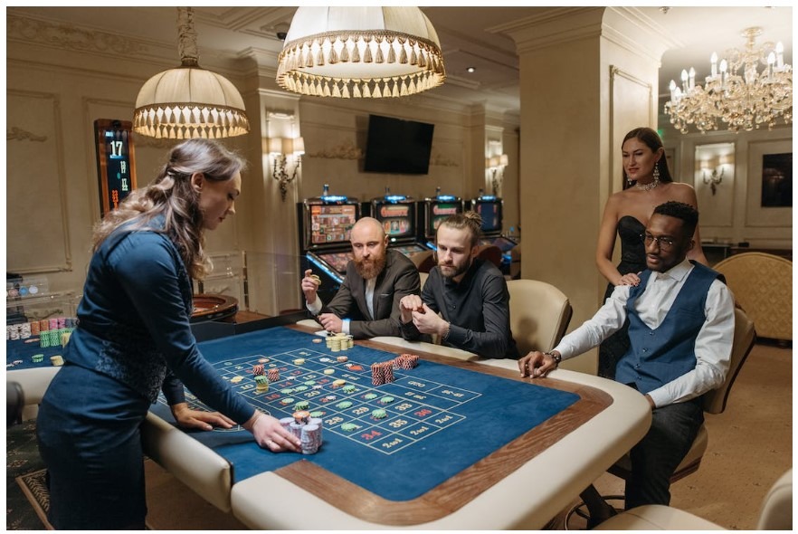 The history of casino dress code and how it made it into the mainstream