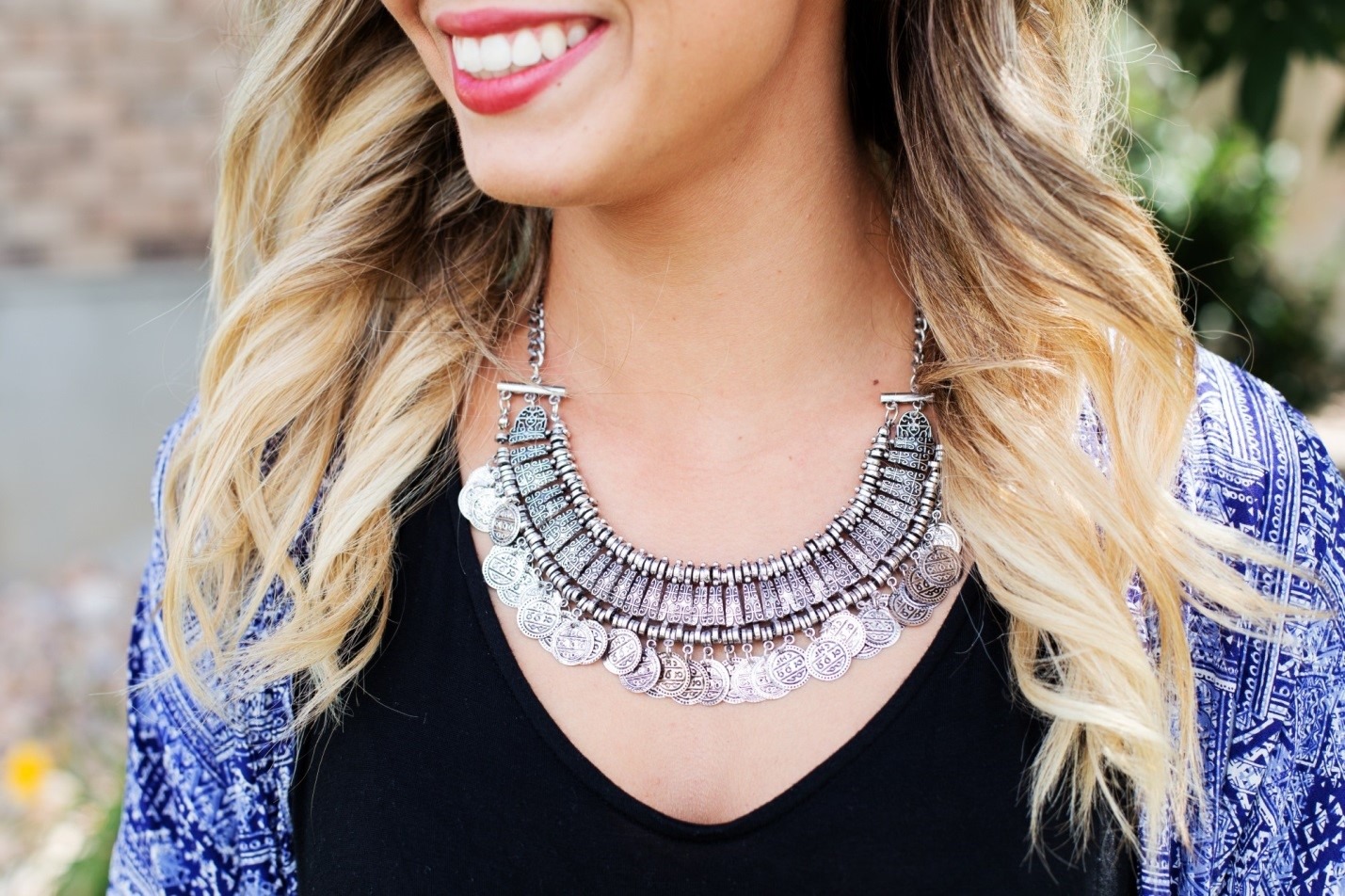 How to Incorporate Statement Necklaces into Your Wardrobe
