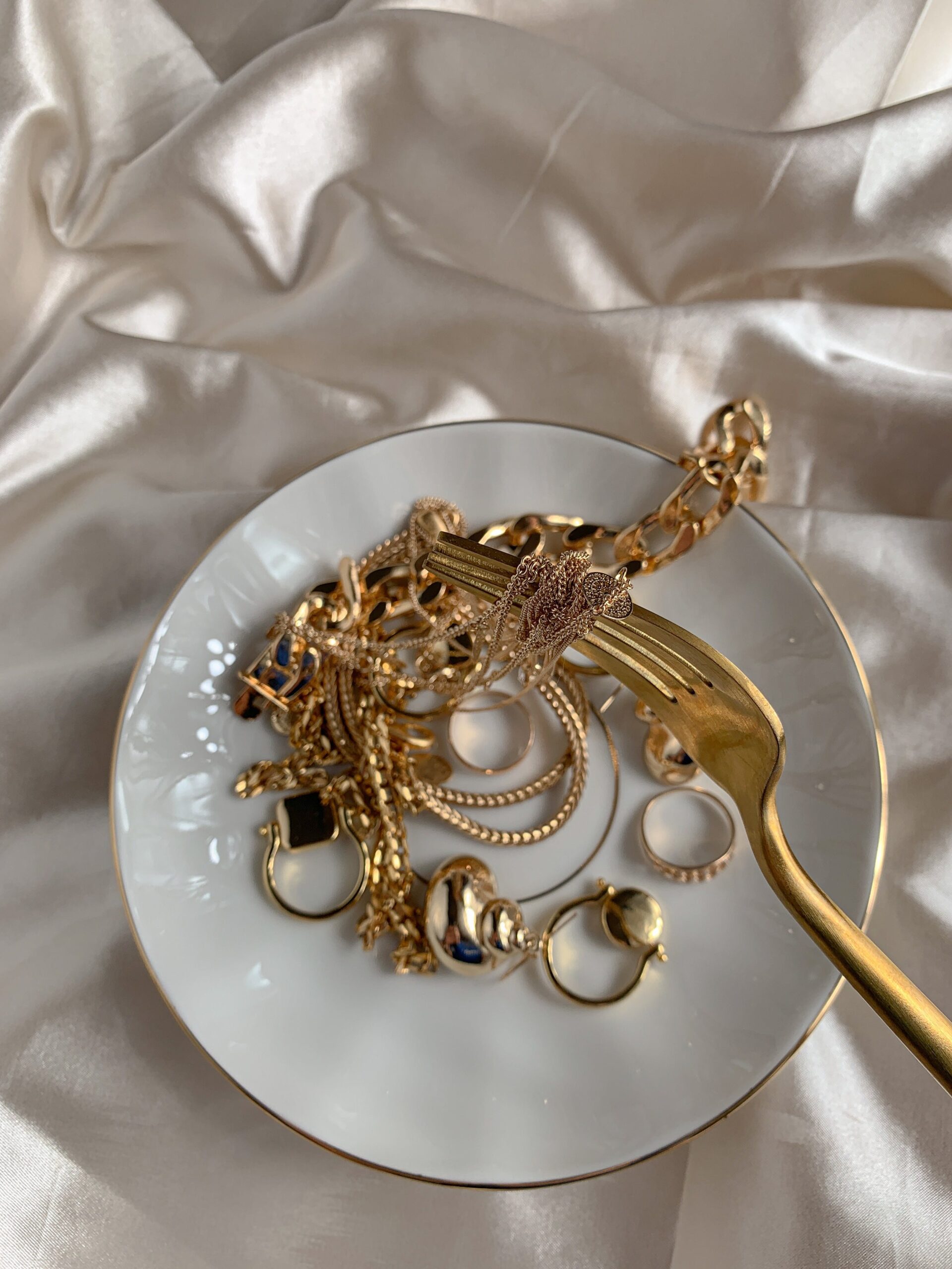 How to clean gold plated jewellery