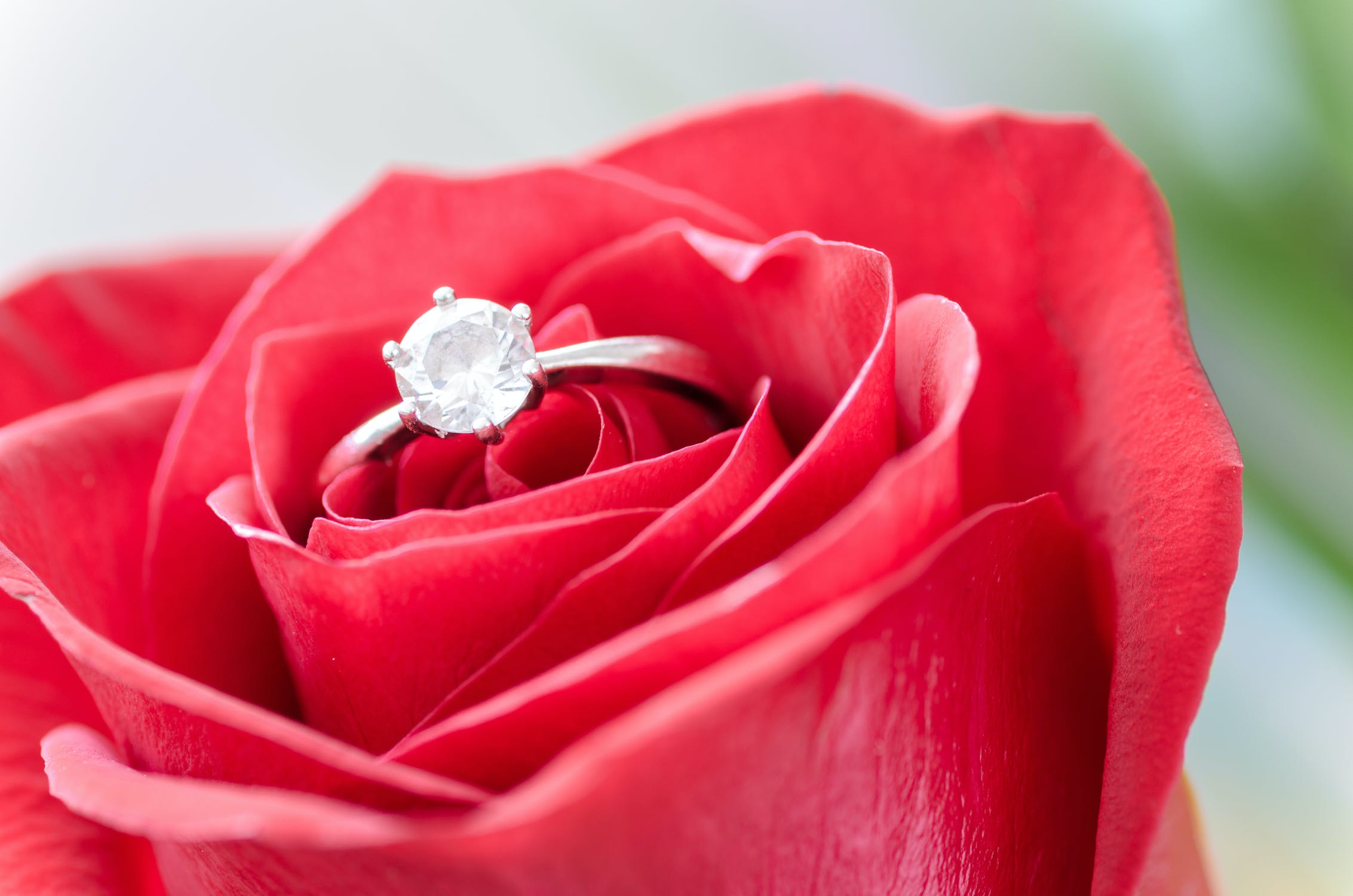 How To Find The Perfect Marriage Proposal Ring Through The 4 Cs Of Diamonds
