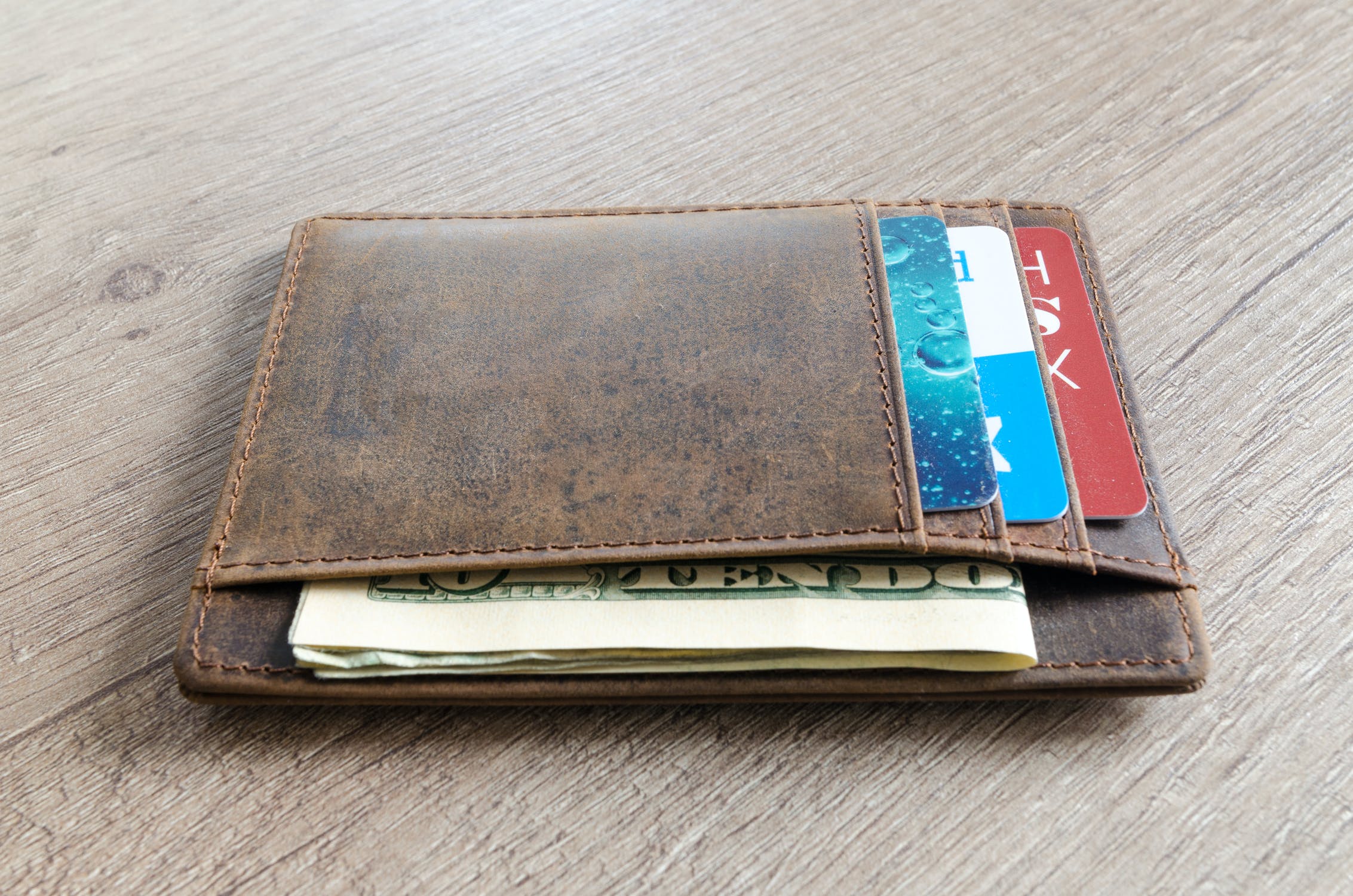 Things to Keep in Mind When Buying a Leather Wallet
