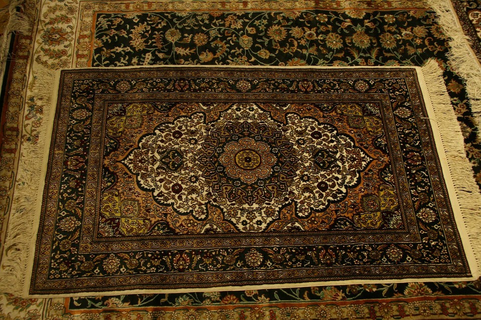 Buying an Antique Rug Things To Consider