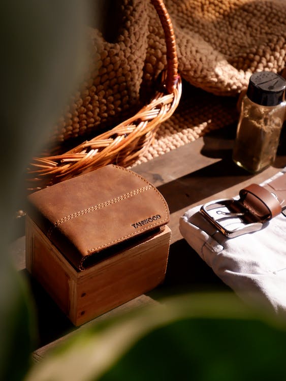 How to Choose Leather Goods