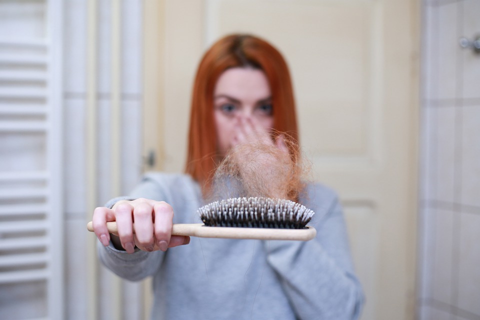 5 Factors Causing Hair Loss In Women