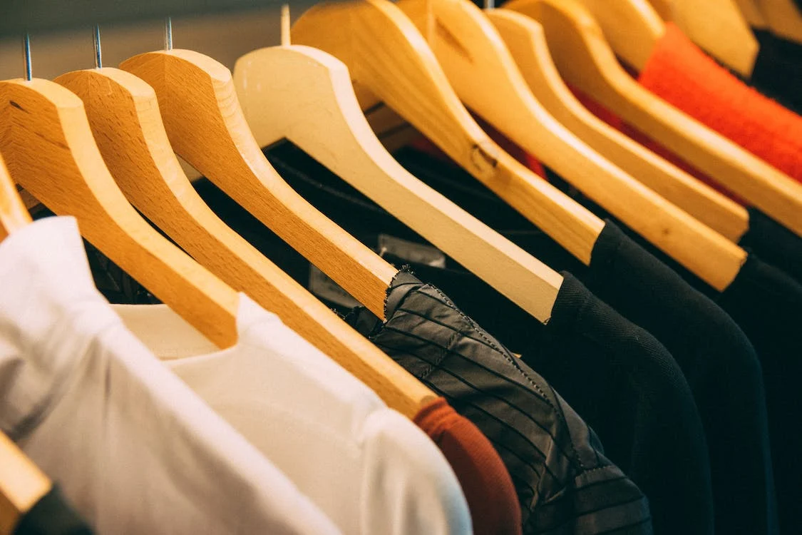 A Guide to Buying Vintage Clothing