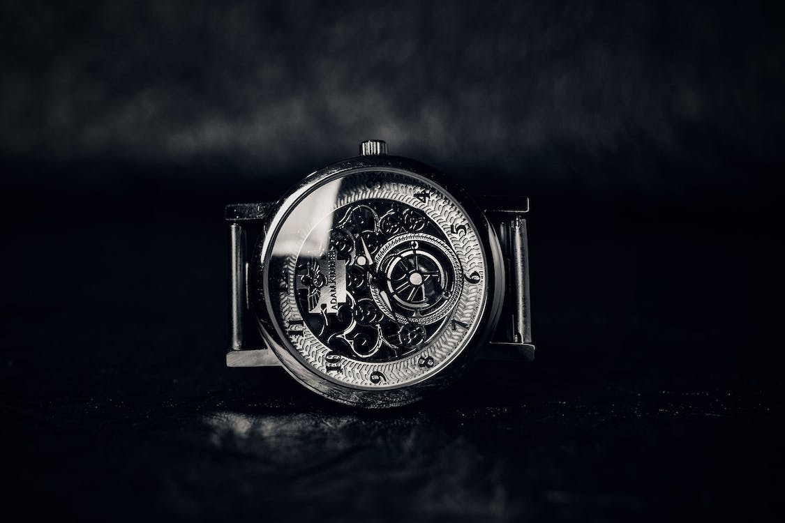 Essential Things to Know When Buying a Vintage Watch