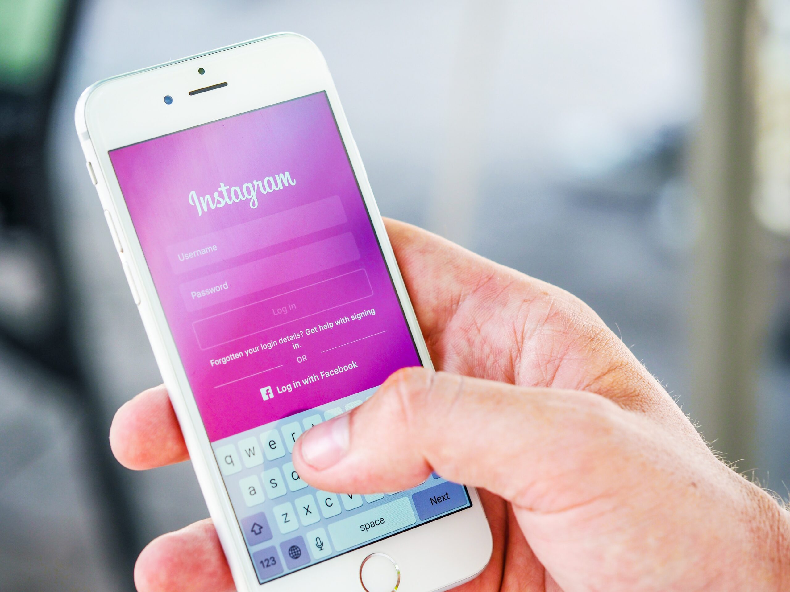 Fashion Blogging on Instagram: Proven Strategies to Attract Your First Followers