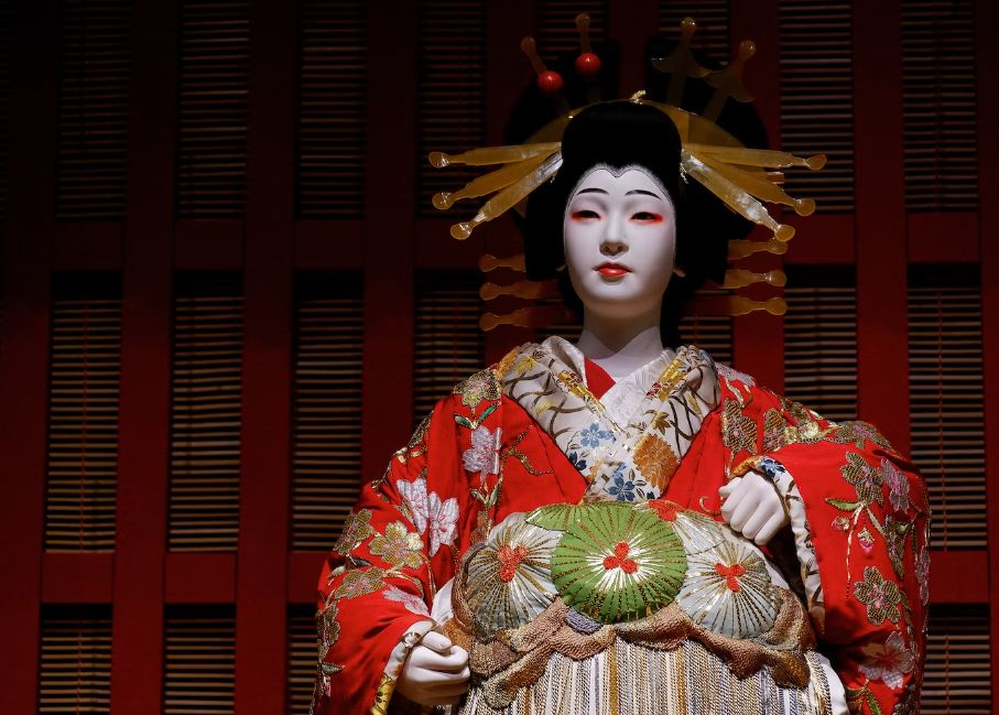 Woman in red and white kimono